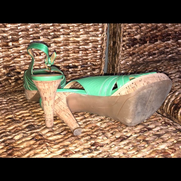 Nine West Green Platform Heel - Picture 3 of 3